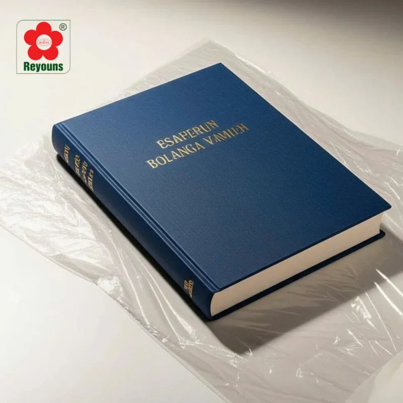 Cách bọc sách bằng màng bọc thực phẩm đơn giản, nhanh gọn tại nhà
