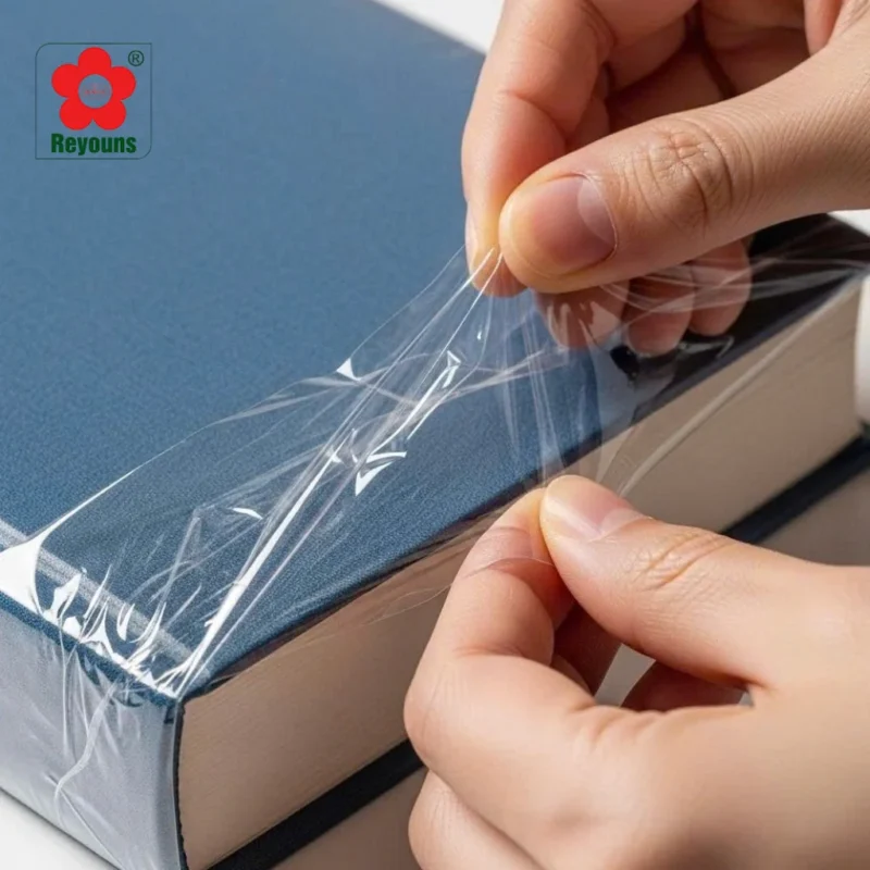 Cách bọc sách bằng màng bọc thực phẩm đơn giản, nhanh gọn tại nhà