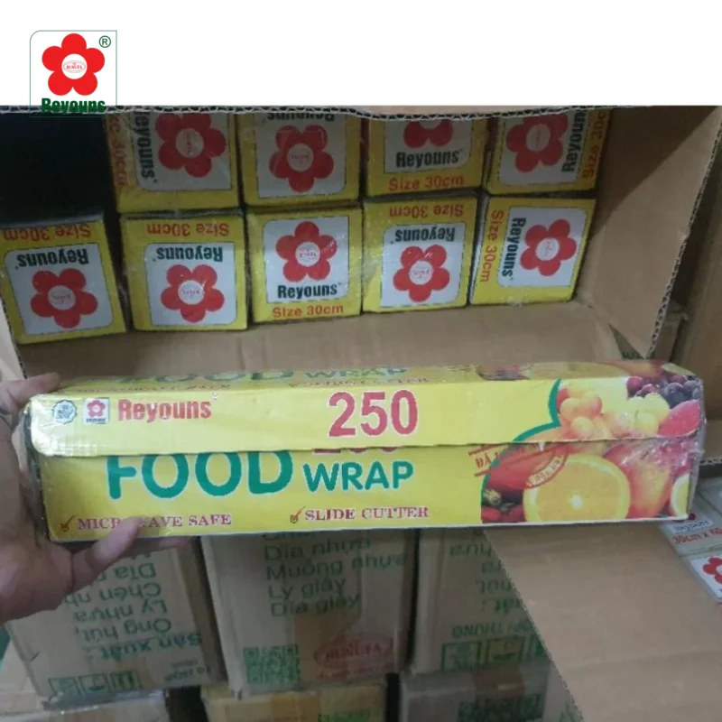 Màng bọc thực phẩm Coopmart co giãn tốt, an toàn, chất lượng cao