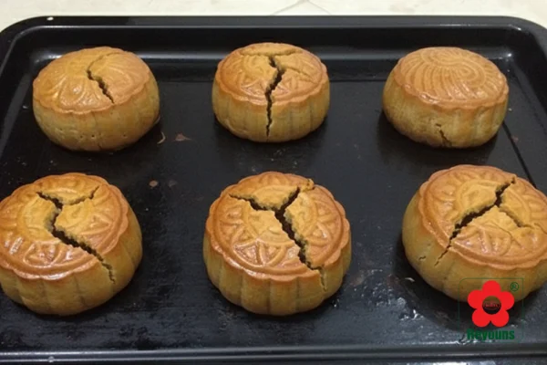 Nguyên nhân bánh trung thu bị nứt mặt