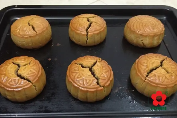 Nguyên nhân bánh trung thu bị nứt mặt và cách khắc phục hiệu quả tại nhà