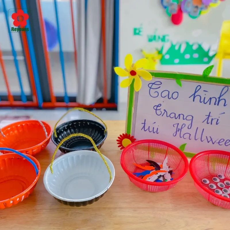 Cách làm giỏ đựng kẹo Halloween siêu đơn giản, nhanh và tiết kiệm chi phí