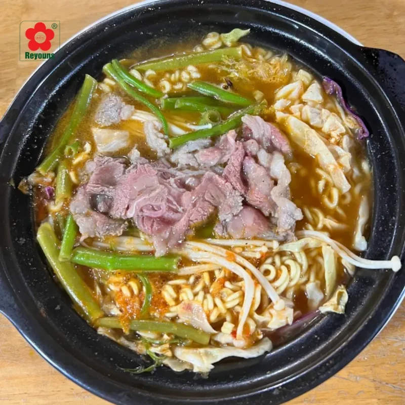 Menu mì cay Xíu quận 4 có gì đặc biệt? Review giá cả, các món best seller