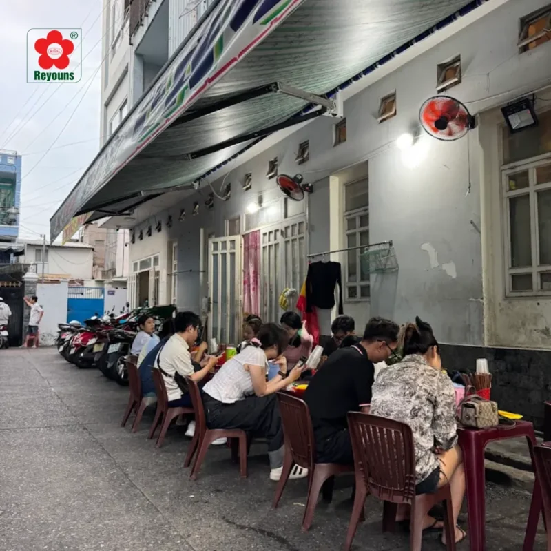 Menu mì cay Xíu quận 4 có gì đặc biệt? Review giá cả, các món best seller