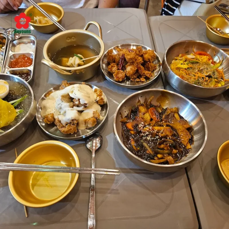 Khám phá menu Pacho Pocha mới nhất: Giá cả, không gian và review chi tiết