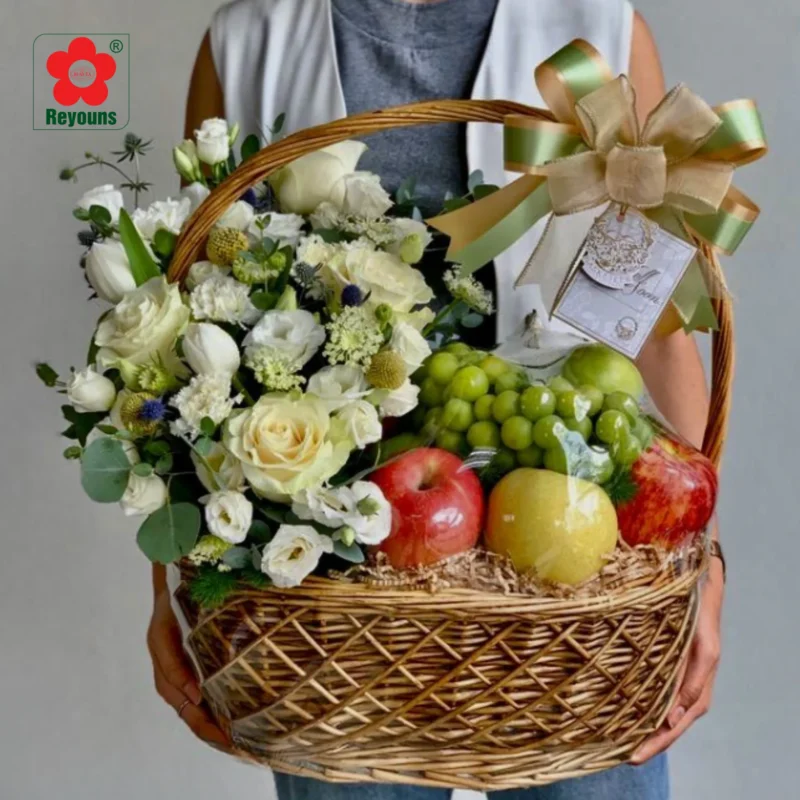 Cách làm giỏ trái cây kèm hoa đẹp, đơn giản, dễ làm tại nhà