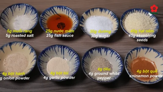 Cách làm giò thủ bằng màng bọc thực phẩm đơn giản, không cần khuôn