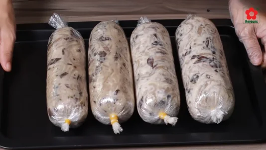 Cách làm giò thủ bằng màng bọc thực phẩm đơn giản, không cần khuôn