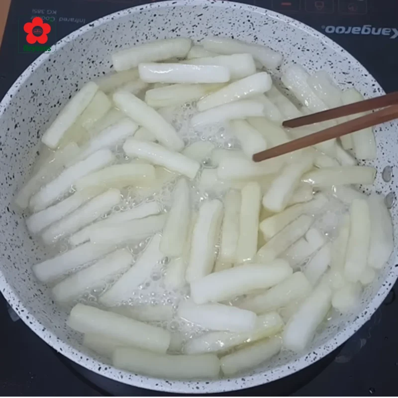 Làm mứt bí đao bằng nước vo gạo đơn giản tại nhà, trắng giòn tự nhiên