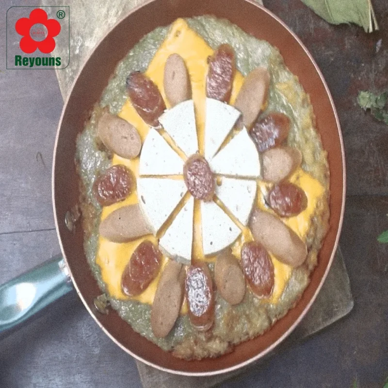 Cách làm pizza bánh chưng giòn rụm, chữa ngán sau Tết