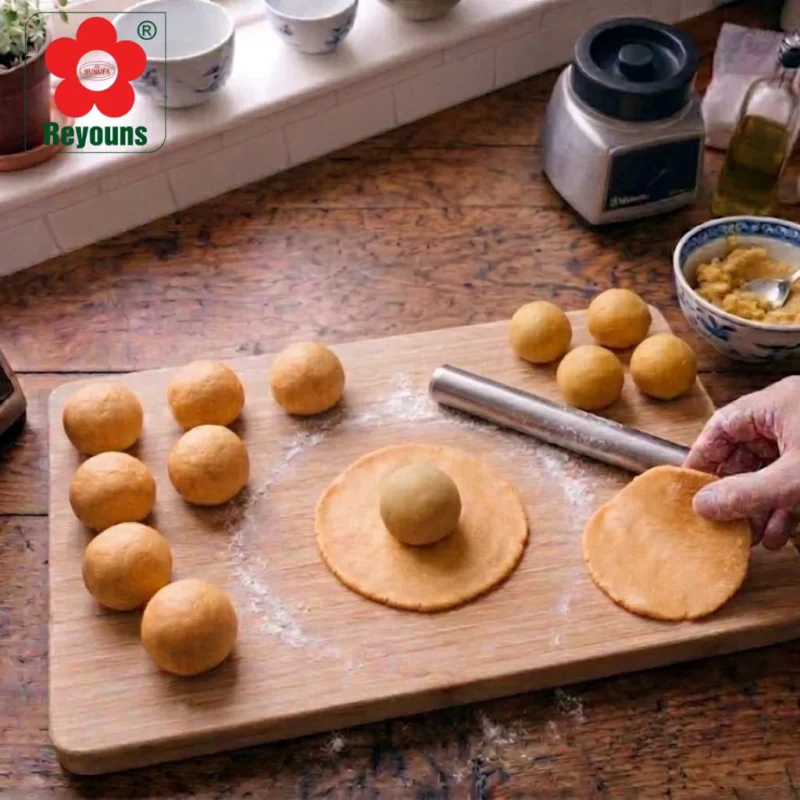 Cách làm bánh gấc bằng bột mì thơm ngon, đơn giản tại nhà