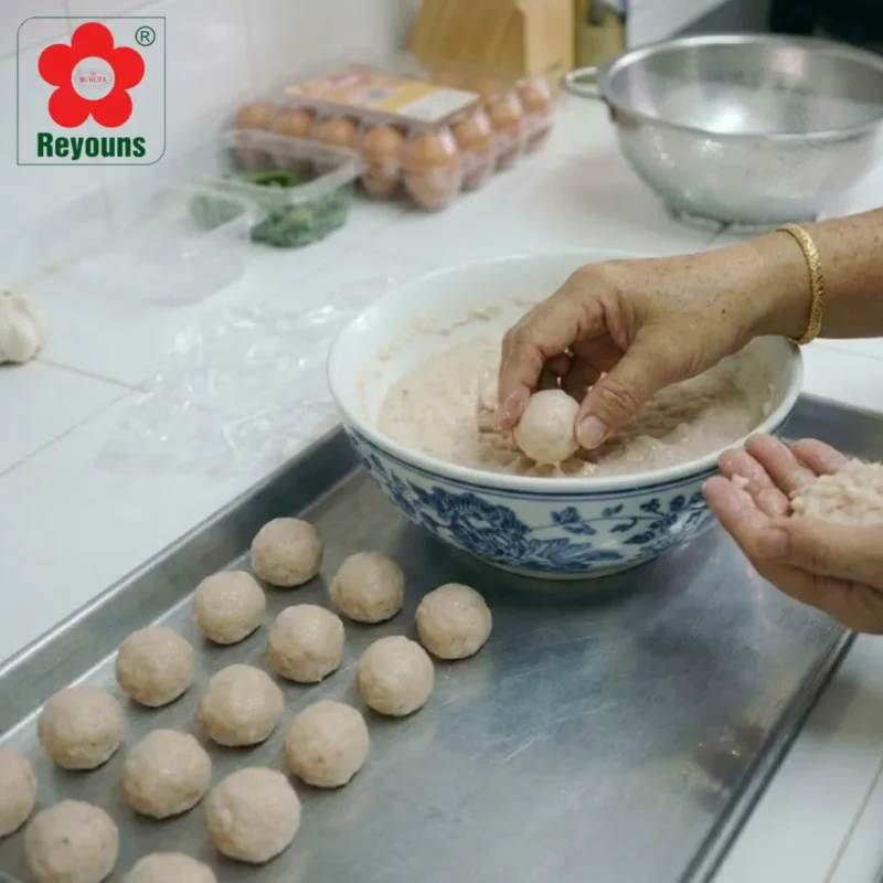 Cách làm cá viên chiên bằng bột năng dai ngon, đơn giản tại nhà