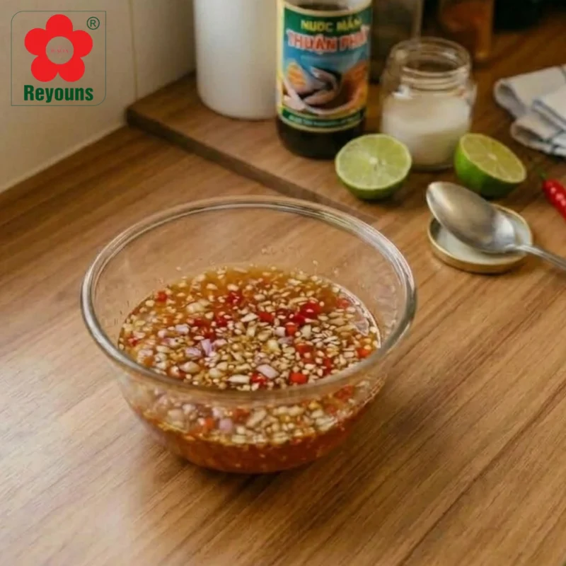 Bật mí cách làm nước chấm bánh cuốn Tây Sơn thơm ngon, đơn giản